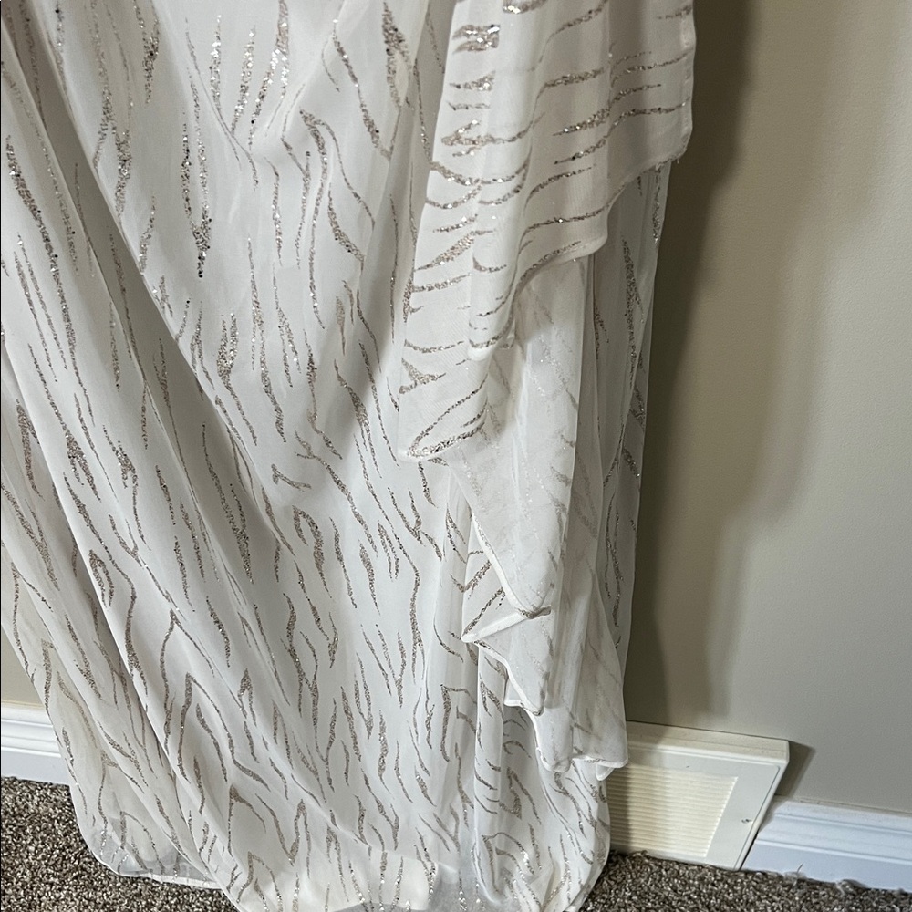 White Full Length Gown Silver Glitter Accents Sleeveless NWT Vintage Bridal 16W - Picture 7 of 16